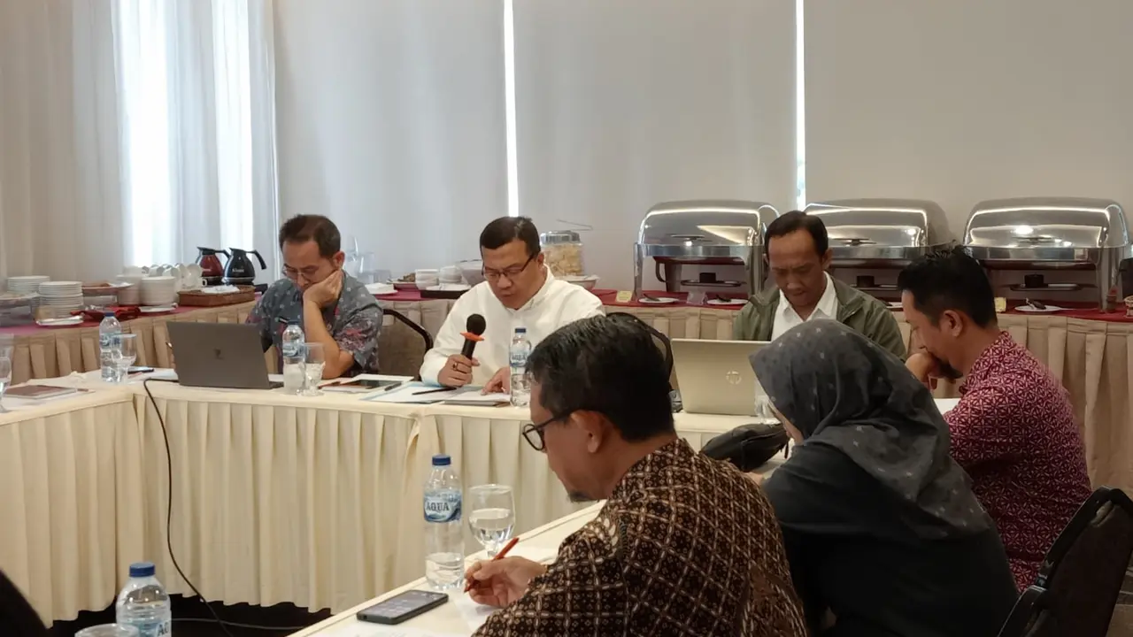 Yayasan Rumah Energi berinisiatif mengadakan Focus Group Discussion (FGD) di Hotel Premier Pekanbaru Riau, Kamis 31 Oktober 2024 (Istimewa)