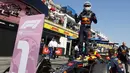 Sementara buat Max Verstappen, kemenangan balapan F1 GP Prancis membuatnya menambah keunggulan dari Leclerc di klasemen pembalap. (Eric Gaillard/Pool via AP)