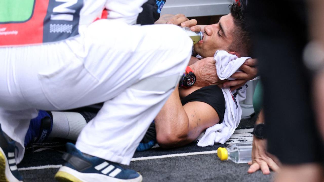 Seri balapan MotoGP 2023 yang berlangsung di India diwarnai sejumlah peristiwa.<br><br>Mulai dari suhu panas, gebrakan Marco Bezzecchi hingga pembalap tim Pramac, Jorge Martin yang sempat tumbang karena kelelahan usai finis kedua.