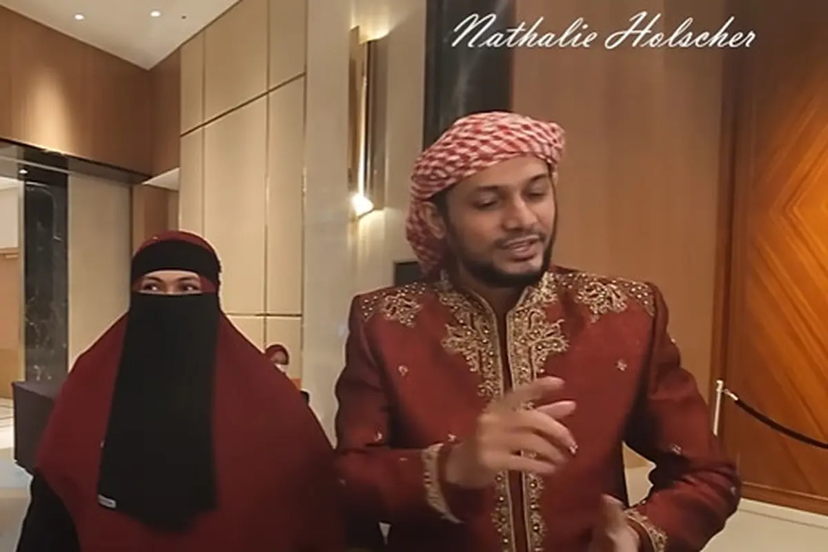5 Potret Ustaz Kasif Heer dan Istri, Sempat Heboh Dijodohkan dengan Nathalie Holscher