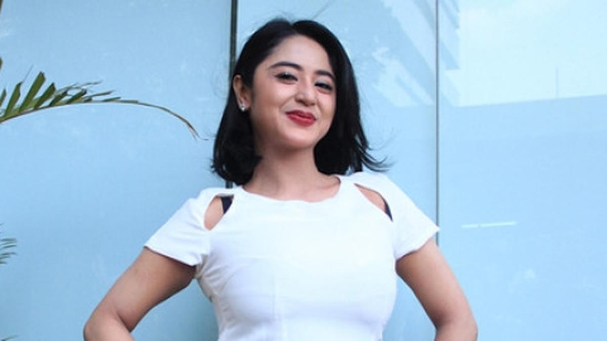 Dewi Perssik Tempuh Jalur Hukum atas Dugaan Manipulasi Data di Media Sosial