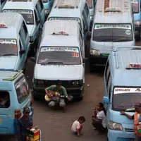 Belajar dari kasus angkot terbakar, begini cara menyelamatkan diri dari mobil yang terbakar saat berkendara. (Foto: Liputan6.com/Immanuel Antonius)