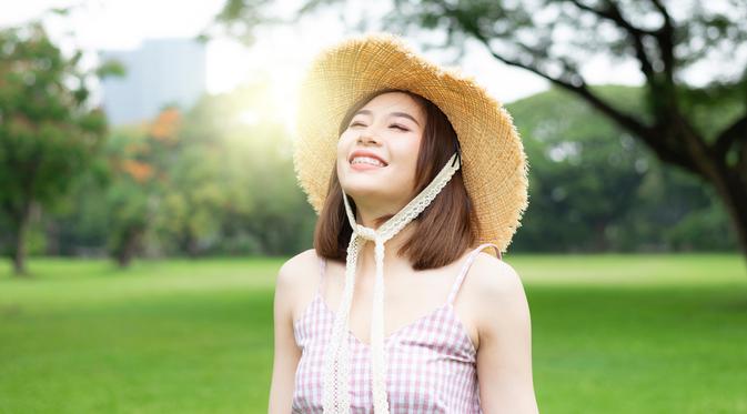 ilustrasi tertawa bahagia/photo by newroadboy (Shutterstock)