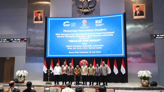 Peresmian pencatatan perdana efek beragun aset syariah berbentuk surat partisipasi sarana multigriya finansial-Bank Syariah Indonesia-EBAS-SP-SMF-BRIS01, Senin, (19/6/2023). (Foto: BEI)