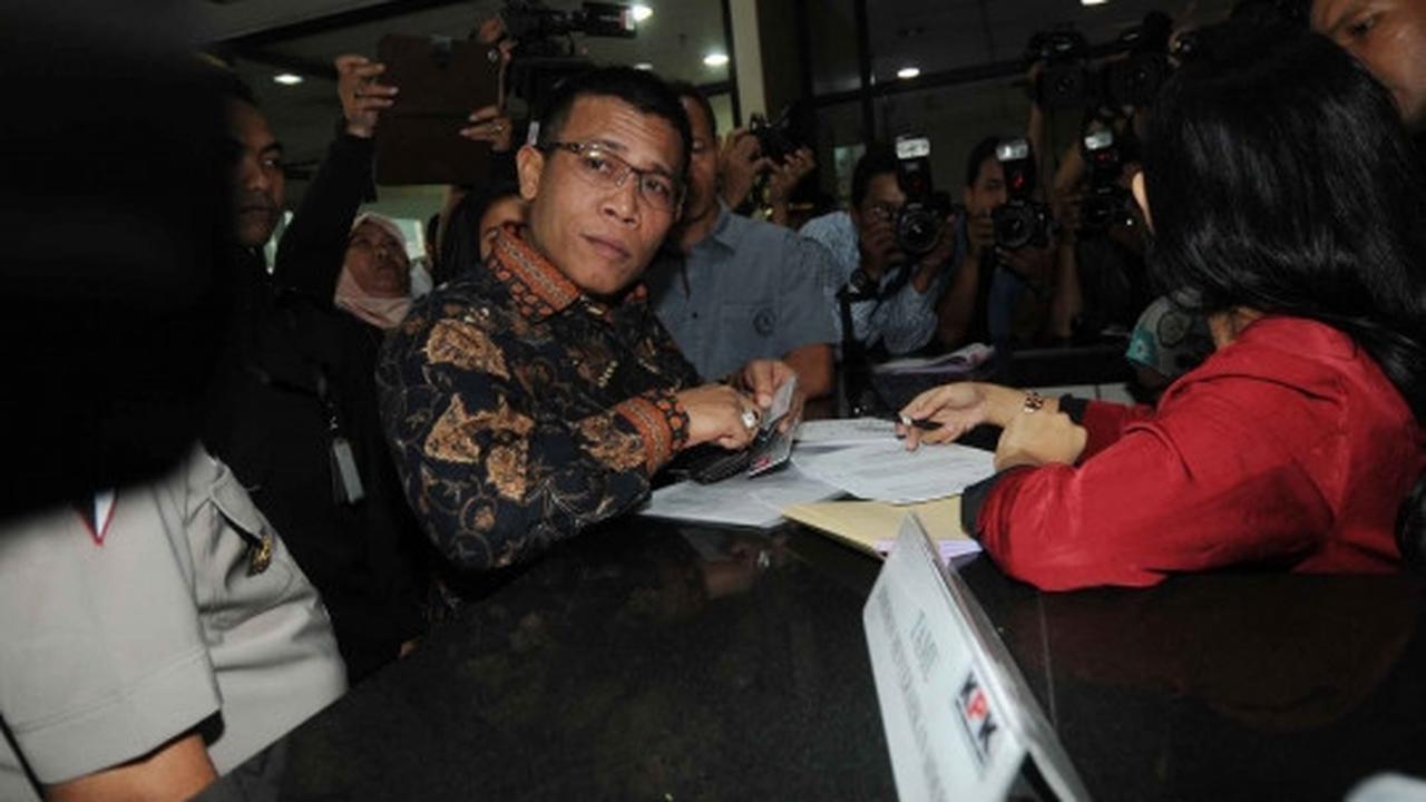 Masinton Pasaribu laporkan RJ Lino suap Rini Soemarno ke KPK