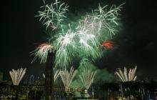 Gemerlap kembang api meriahkan pesta penutupan SEA Games 2015