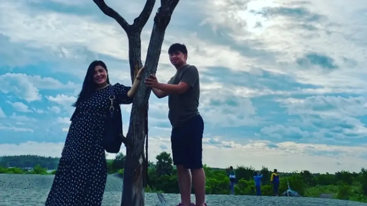 Rita Suryati dan Junior Caesar J Noya