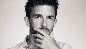 Actor Jonathan Bailey, star of the series 'Bridgerton' and 'Wicked', has been officially named the 'Sexiest Man Alive 2025' by People magazine, making history as the first openly gay man to achieve this title.