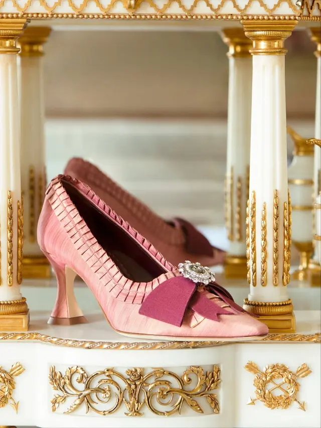 Dari Hidup Mewah Marie Antoinette, Manolo Blahnik Ciptakan Koleksi Sepatu Bak Sang Ratu