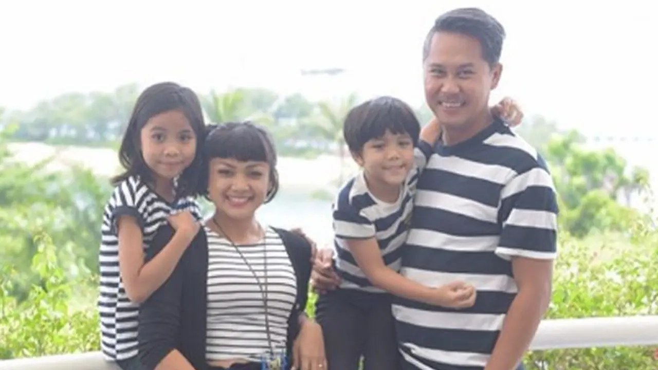 7 Potret Nirina Zubir yang Tetap Awet Muda di Usia 40 Tahun