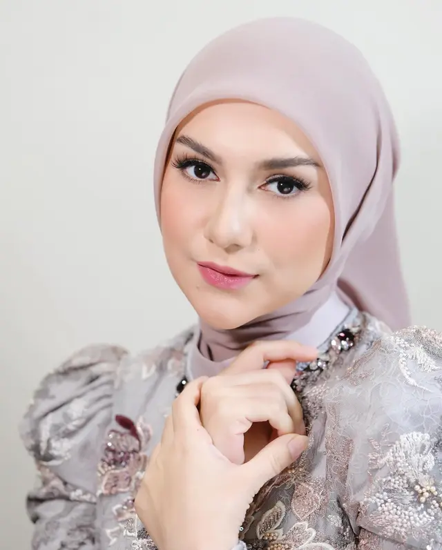 Dipersunting Haldy Sabri usai 9 bulan menjanda, ini 6 perjalanan singkat cinta Irish Bella 