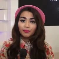 Fitri Carlina nampaknya sangat memperhatikan penampilannya. Tidak mau mengecewakan orang-orang tersayang, ia membuat tabungan khusus untuk perawatan kecantikannya. Sebanyak apa sih budget perawatan Fitri? 