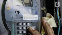 Diskon tarif listrik ini bisa dinikmati baik oleh pelanggan pascabayar maupun prabayar tanpa syarat apapun. (Liputan6.com/Herman Zakharia)