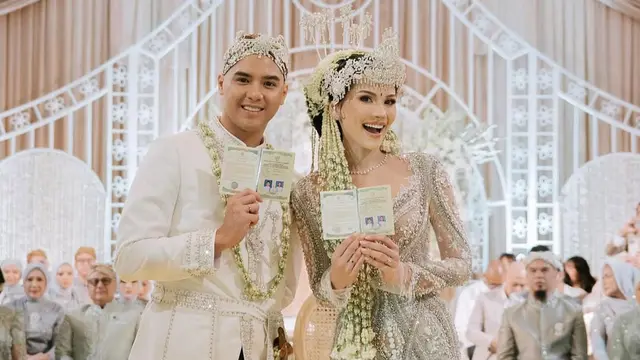 Cerita di Balik Kebaya Glamor Tex Saverio dan Siger Tradisional Rinaldy Yunardi yang Dipakai Alyssa Daguise