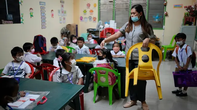 Antusias Siswa di Filipina Kembali Belajar Tatap Muka di Kelas