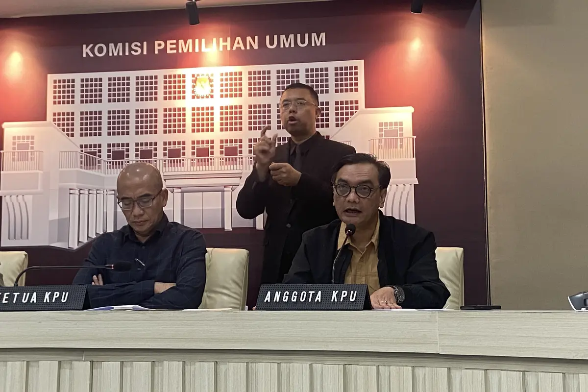 Komisioner KPU RI, Yulianto Sudrajat (kanan) (Liputan6.com/Muhammad Radityo Priyasmoro)