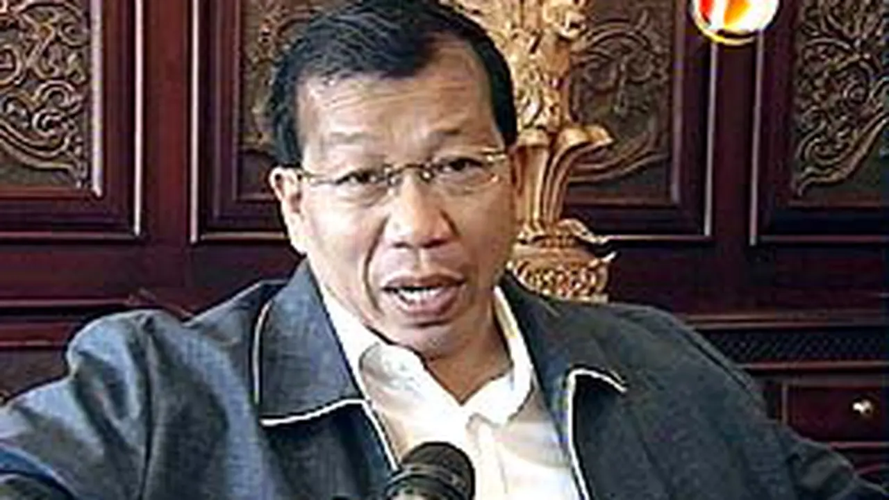 030805cGAM.jpg