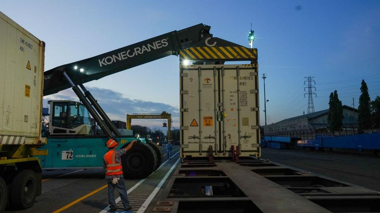 Efisiensi ini akan memperkuat dan mendorong sektor jasa logistik yang lebih kompetitif di Batam.