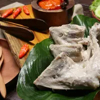 Ilustrasi ayam pop./Copyright shutterstock.com/g/AriyaniTedjo