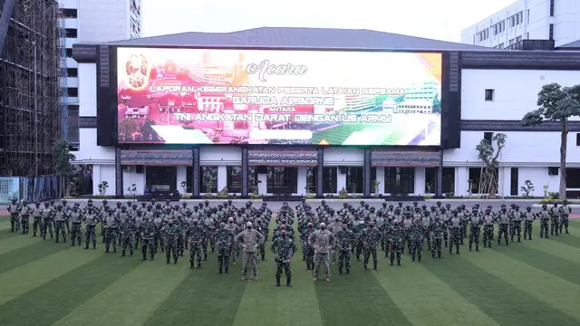 KSAD Jenderal TNI Andika Perkasa melepas keberangkatan prajurit TNI AD untuk mengikuti latihan bersama Garuda Airborne di Amerika Serikat, Rabu 14 Juli 2021.