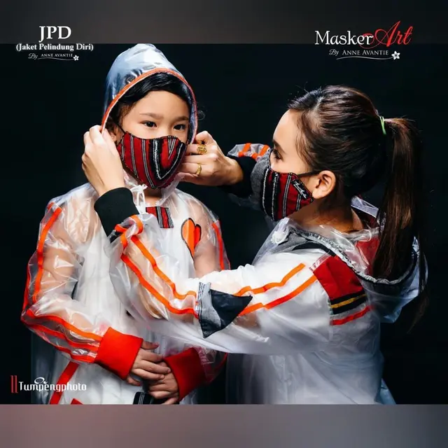Siap Jalani New Normal, Ini 7 Gaya Ayu Ting Ting dan Bilqis Pakai JPD