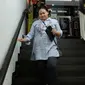 Anak Nia Daniati, baru saja menjalani pemeriksaan di Ditreskrimum Polda Metro Jaya, Jakarta Selatan, Selasa 1 Agustus 2017. Olivia Nathania atau yang akrab disapa Oi diperiksa terkait dugaan penggelapan. (Deki Prayoga/Bintang.com)