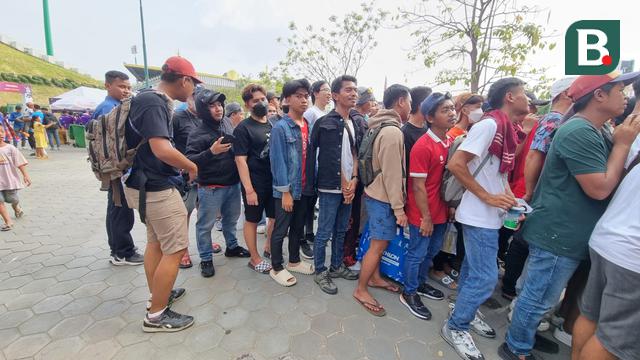 FOTO Suporter Timnas Indonesia U-22