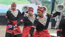 Penari membawakan tarian tradisional Lombok dan Bima dalam Seri Konser Situs Budaya Iwan Fals dan Band di Panggung Kita, Depok, Sabtu (3/3). Acara Konser Situs Budaya edisi kesepuluh ini telah digelar sejak pukul 13.00 WIB. (Liputan6.com/Arya Manggala)