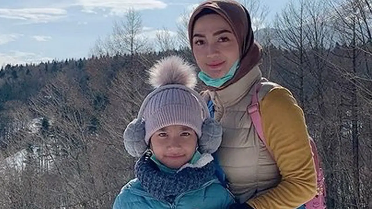 Imel Putri Cahyati