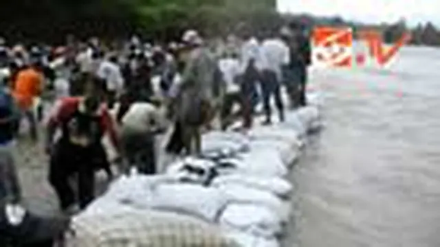 Warga Kalibawang Bendung Kali Progo