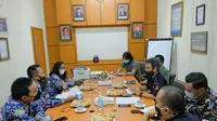 Bea Cukai menggelar diskusi dengan Diskopindag Kota Malang perihal pemberian fasilitas kepabeanan dengan tujuan untuk mendorong UMKM yang ada di Kota Malang dapat melakukan ekspor ke luar negeri.