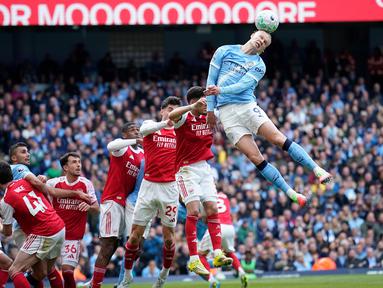 Erling Haaland menjadi kunci kemenangan Manchester City saat menjamu Arsenal dalam laga lanjutan Liga Inggris 2025/2026 di Etihad Stadium, Manchester, Inggris, Minggu (19/04/2026) waktu setempat. (AP Photo/Dave Thompson)