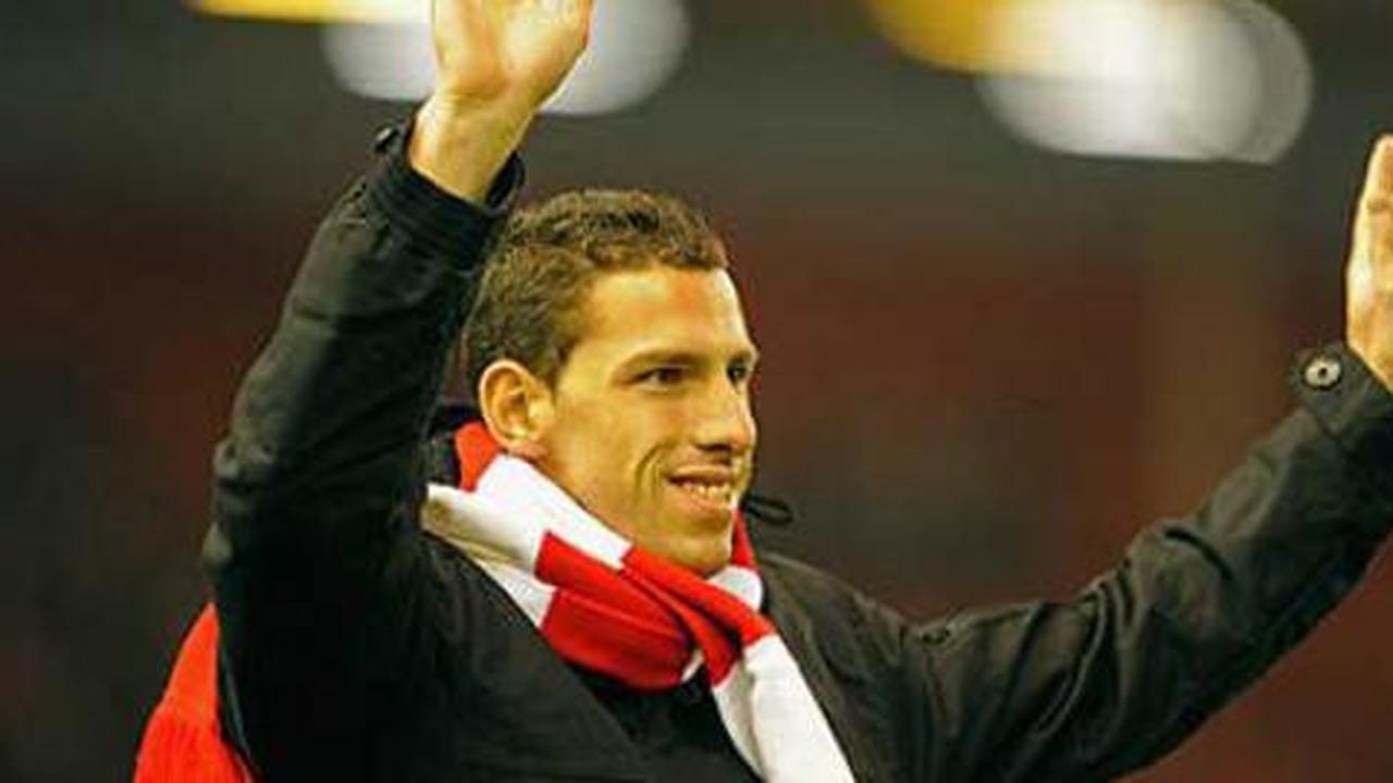 Rodgers rayu Maxi Rodriguez bertahan di Anfield