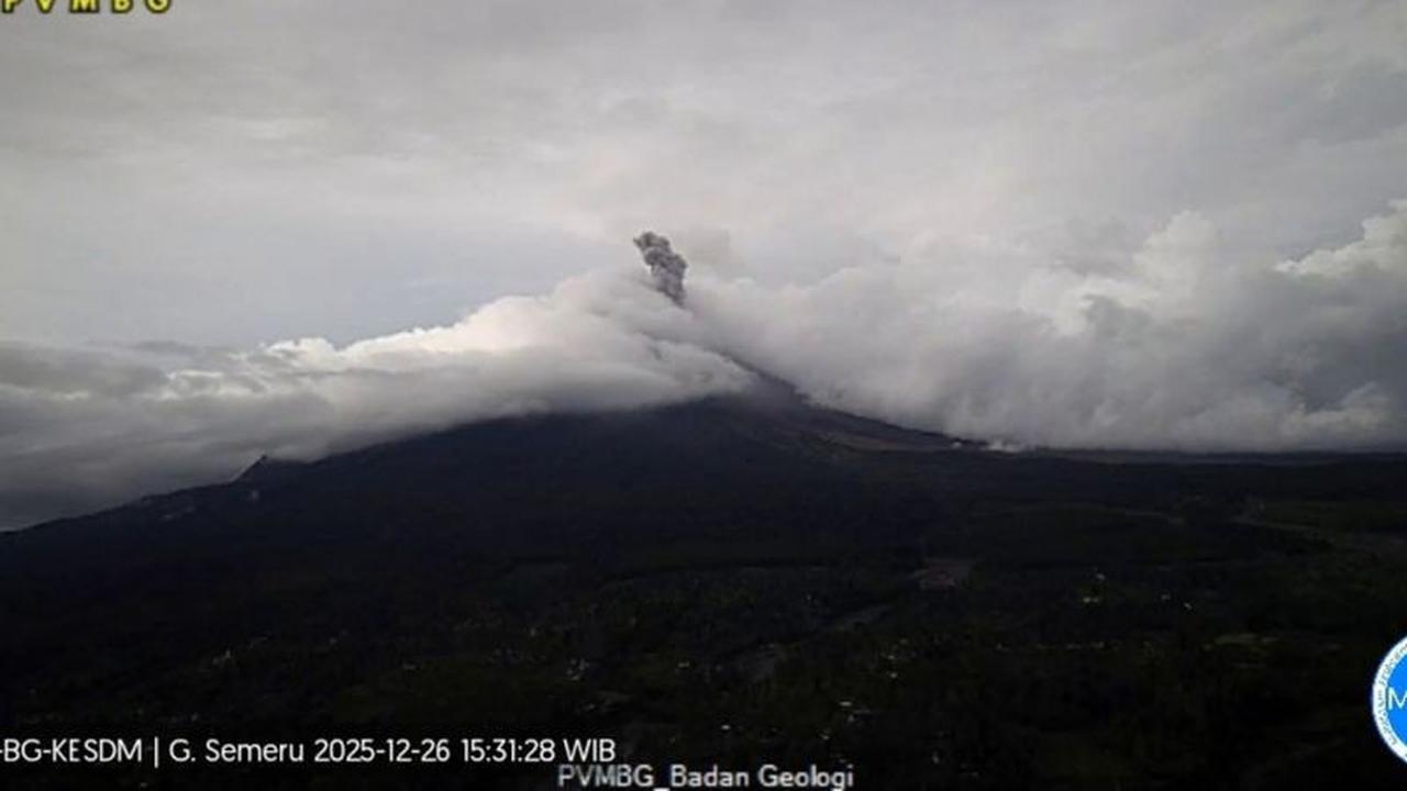 Erupsi Gunung Semeru Kembali Terjadi, Kolom Letusan Capai 900 Meter di Atas Puncak
