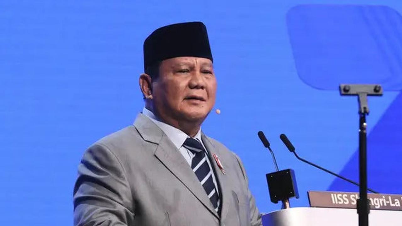VIDEO: Depan Jajaran Menteri, Prabowo Ingatkan Waspada Penyadapan "Banyak Telinga Ingin Dengar"