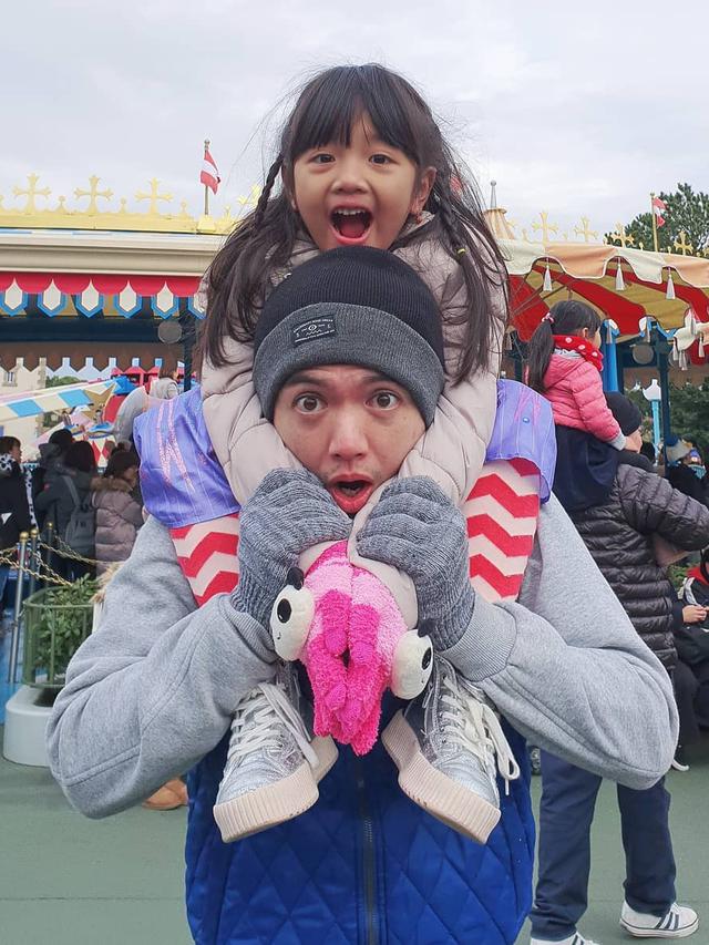 Jadi Duda, Ini 6 Potret Kebersamaan Nicky Tirta bersama Buah Hatinya