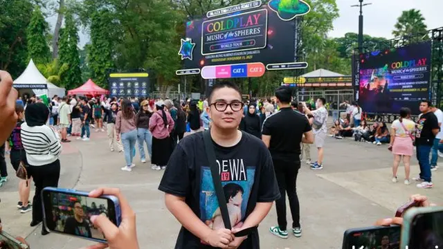 Umay Shahab Nonton Coldplay
