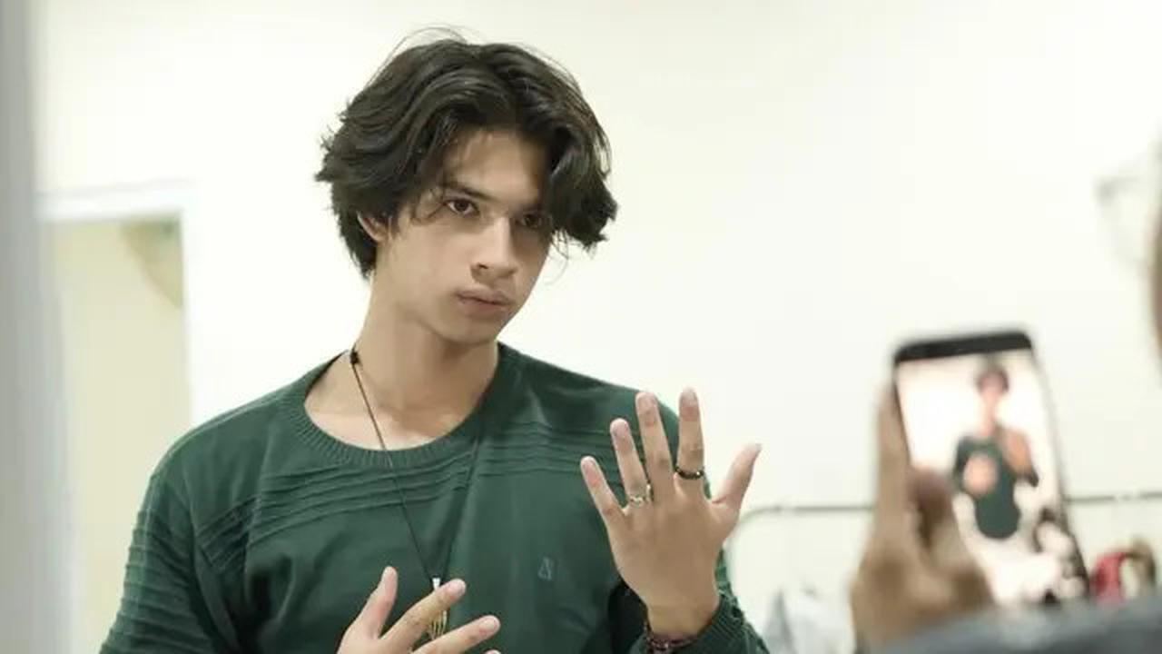 Cara Arya Mohan Isi Waktu Luang di Lokasi Syuting Asmara Gen Z SCTV, Belajar Sabar Main Puzzle