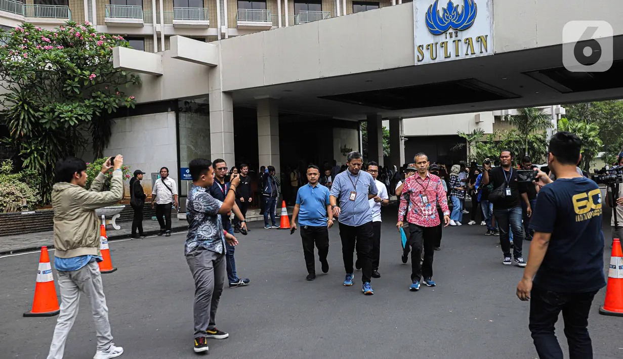 Sekretaris Kemensetneg Setya Utama mengatakan pemasangan spanduk ini merupakan langkah persuasif yang diambil pemerintah. (Liputan6.com/Faizal Fanani)