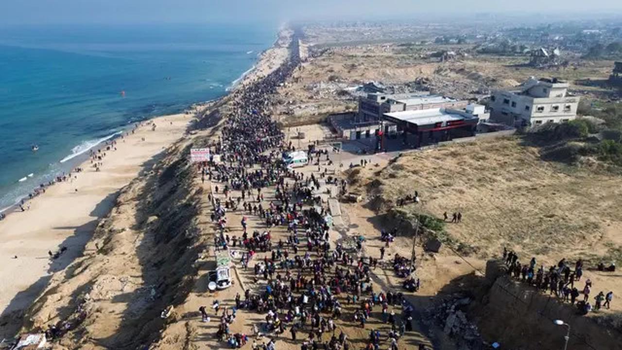 Menyemut, Begini Potret Puluhan Ribu Warga Palestina Saat Kembali ke Kota Gaza