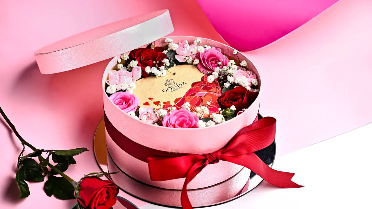Berbagi Cinta di Hari Valentine dan Tahun Baru Imlek dengan Cokelat Pilihan