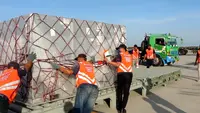 Kargo balapan WSBK Mandalika saat tiba di Bandara Lombok. (Istimewa)