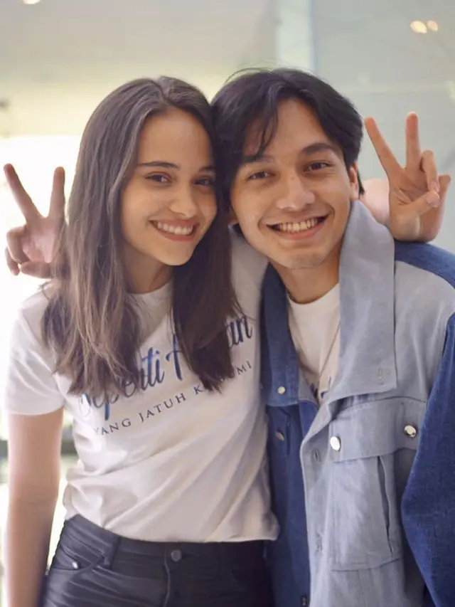 Main Film Bareng, Ini 7 Potret Kebersamaan Jefri Nichol dengan Aurora Ribero