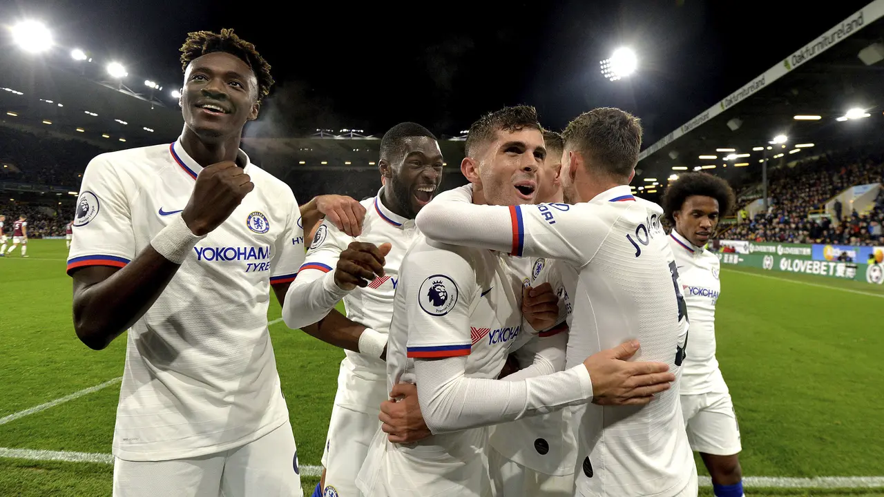 Chelsea Hajar Burnley 4-2, Pulisic Hattrick