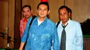 Mantan Kepala Dinas Perhubungan DKI Jakarta Udar Pristono (tengah) saat tiba di Pengadilan Negeri Jakarta Pusat, Rabu (18/3/2015). Udar Pristono mempraperadilankan Kejaksaan Agung atas penyitaan aset miliknya. (Liputan6.com/Yoppy Renato)