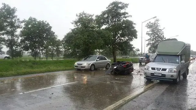Ngebut Saat Hujan, Lamborghini Gallardo Ini Terbelah Dua