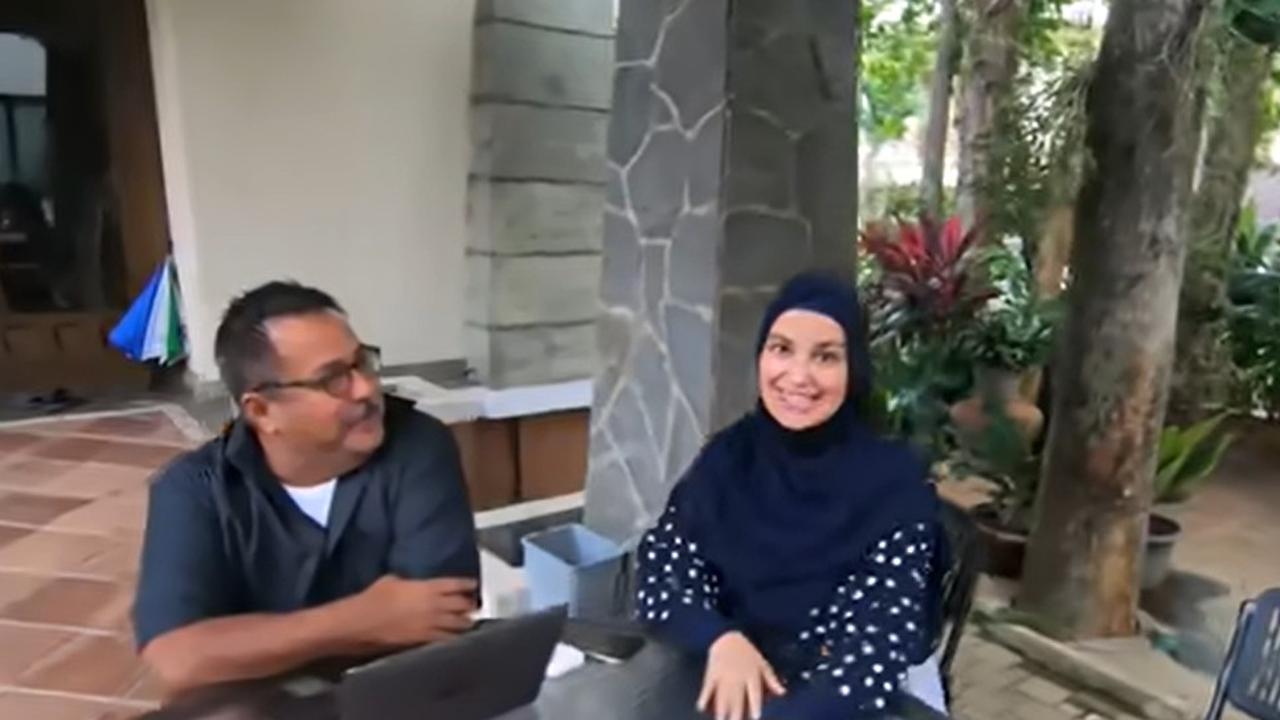 Potret Rumah Aktor Rano Karno