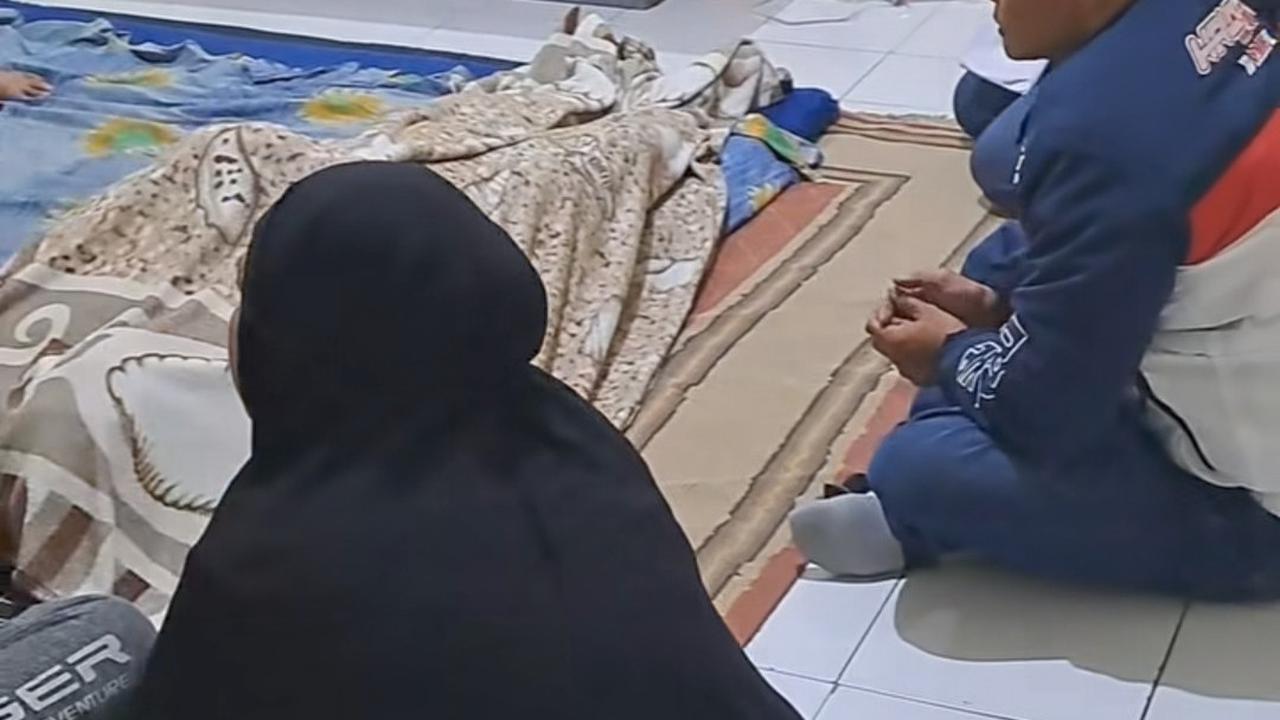 Kondisi Terkini Rumah Duka Kang Gobang Preman Pensiun, Rekan Artis Turut Hadir