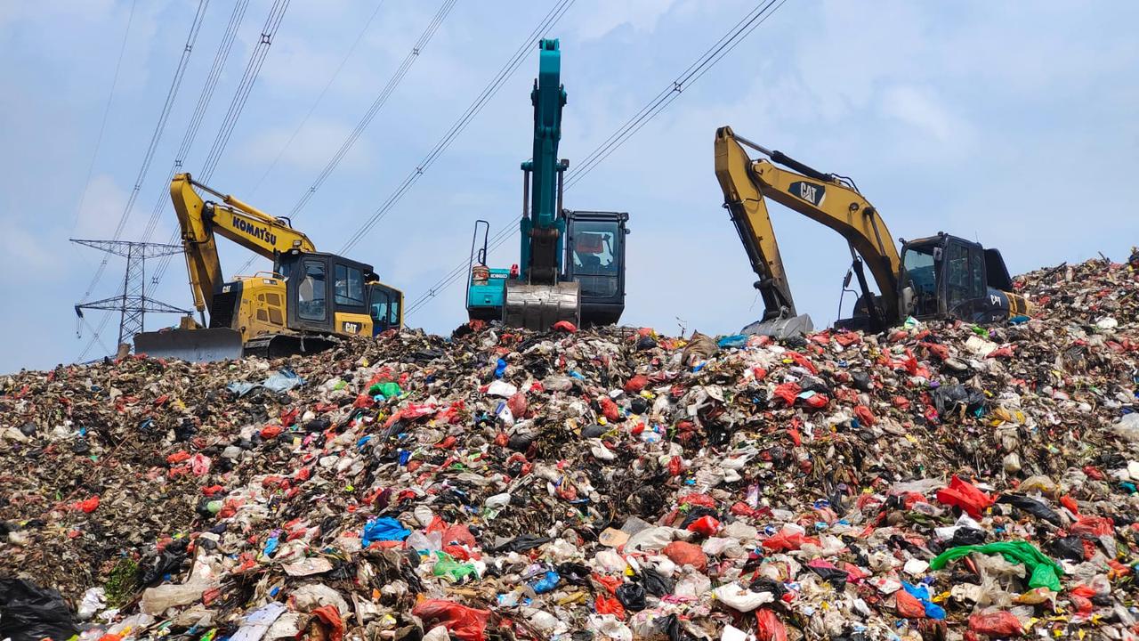 Tumpukan Sampah Menggunung di TPA Cipayung, Pemkot Depok Putar Otak