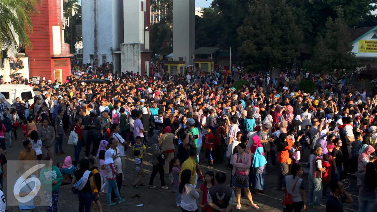 201603098-Gerhana-Matahari-Total-Jakarta-FP